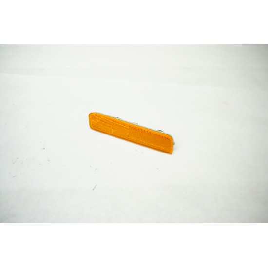 2007 2008 Audi RS4 Front Bumper Side Marker Reflector Right 8E0945072A