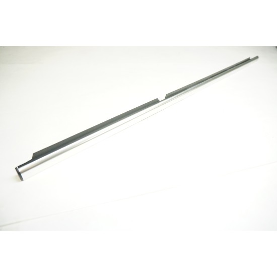 2009-2017 Volkswagen Tiguan RIGHT REAR Door Chrome Weatherstrip / Molding Trim
