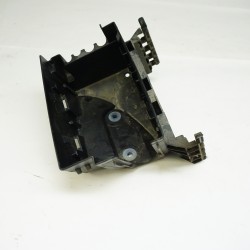 12-19 Volkswagen Passat Engine Bay Fuse Box Bracket 5C0907361