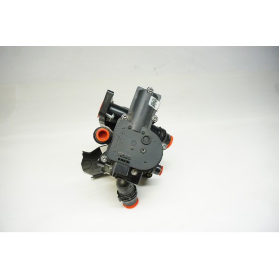 Volkswagen Passat Tiguan Jetta 2.0T Coolant Pump 06L121111M