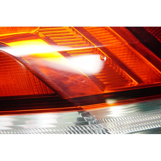 20-22 Volkswagen Passat - QUARTER PANEL MOUNTED BRAKE LIGHT TAIL LAMP RIGHT