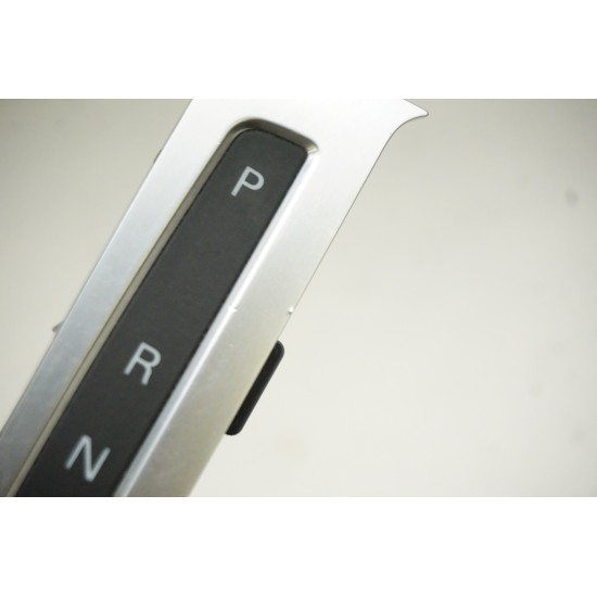 2010-2012 AUDI Q5 Transmission Gear Indicator Display 8K1713463