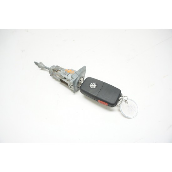 2015 Volkswagen Passat Door Lock Cylinder and Key 107837167AT