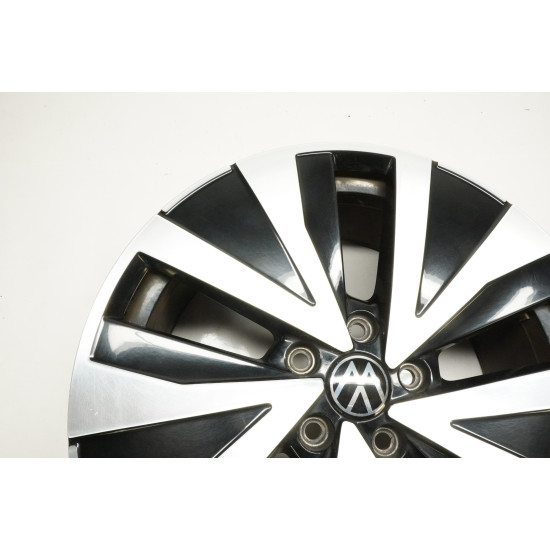 2021-2024 Volkswagen Taos 18