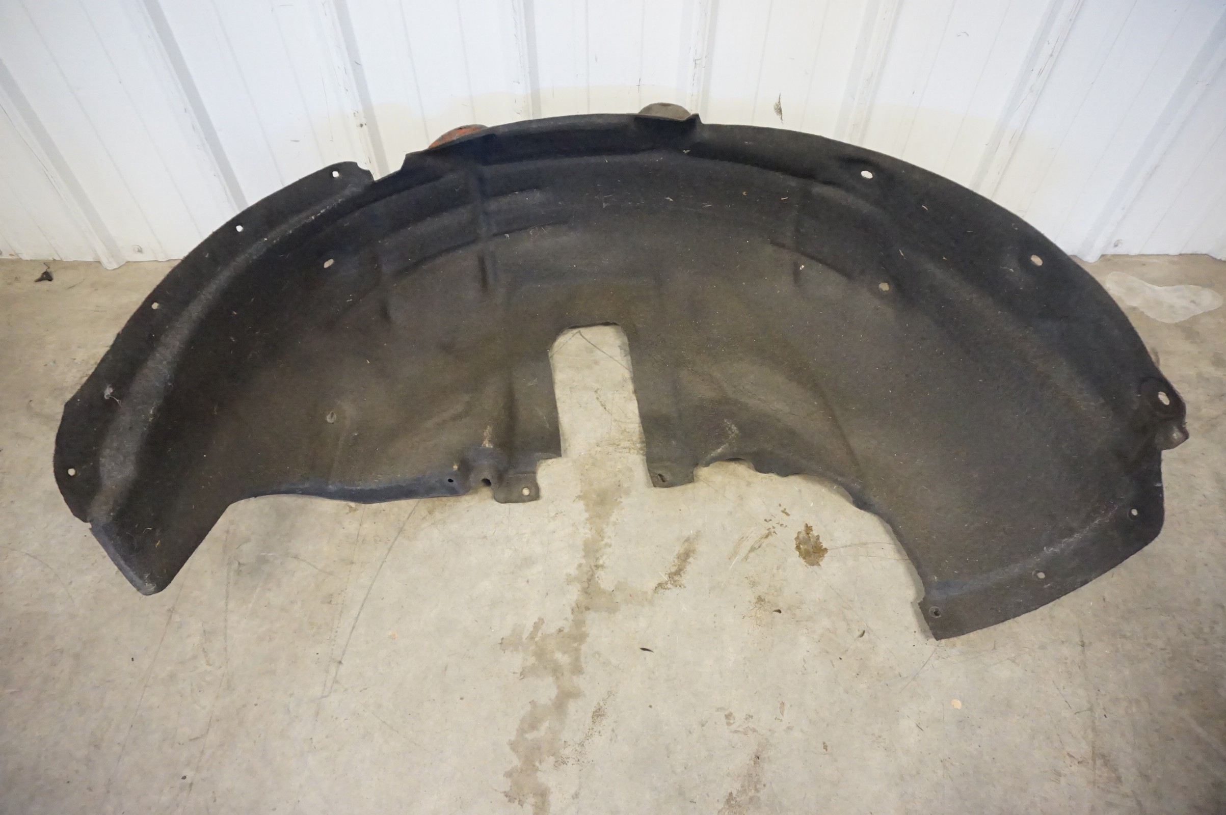 2014-2017 AUDI SQ5 - REAR PASSENGER FENDER LINER 8R0810172C