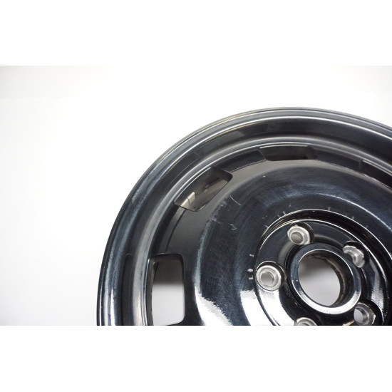 2018 2019 Volkswagen Beetle - Black 17