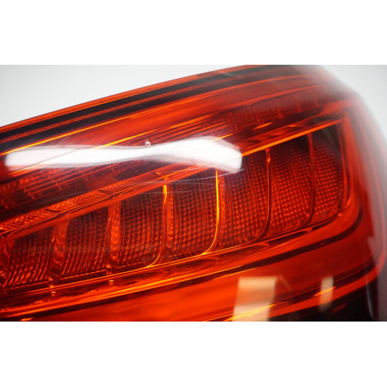 AUDI SQ5 - Trunk Mounted Passenger Tail Light 8R0945094D