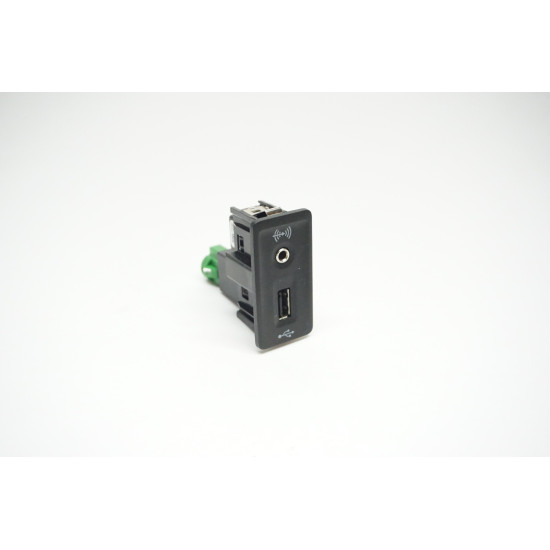 2017-2019 Volkswagen Alltrack Aux / USB Interface Plug 5Q0 035 726 E