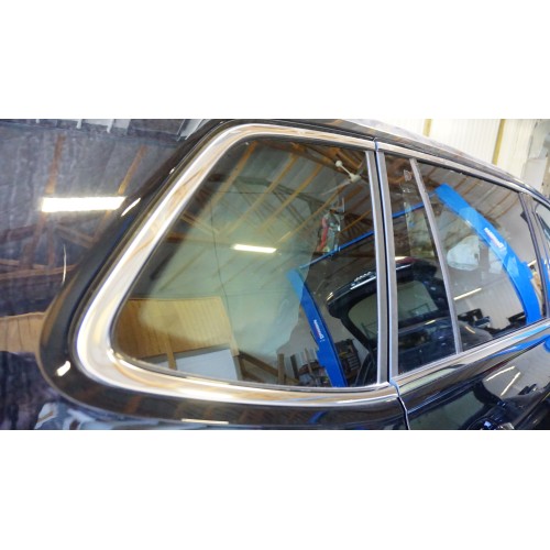 2018-2021 Volkswagen Tiguan Passenger Rear Quarter Window Glass Right OEM