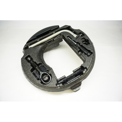 2013-2018 AUDI S7 Wheel Well Road Side Tool Kit 4G0012109C