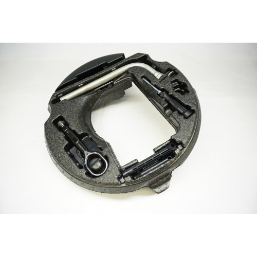 2013-2018 AUDI S7 Wheel Well Road Side Tool Kit 4G0012109C