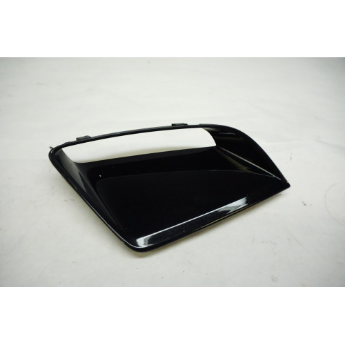 AUDI RS7 RIGHT BUMPER GRILLE TRIM 4G8807796