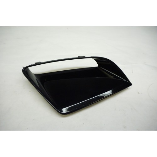 AUDI RS7 RIGHT BUMPER GRILLE TRIM 4G8807796