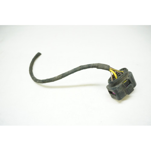 Volkswagen Beetle Headlight Pig Tail Plug 3C0973737