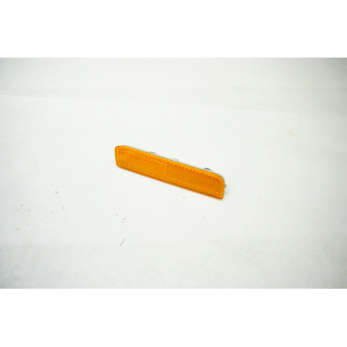 2007 2008 Audi RS4 Front Bumper Side Marker Reflector Right 8E0945072A