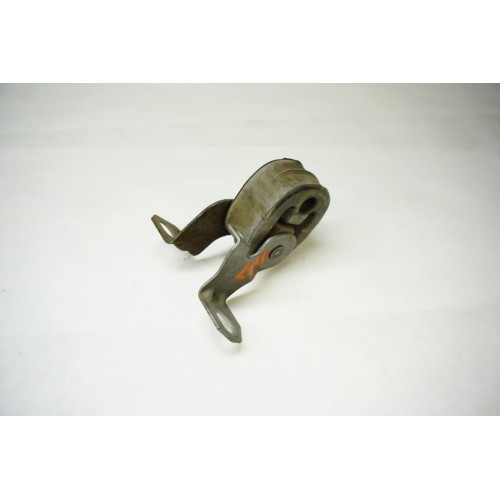 2014-2018 AUDI RS7 Middle Exhaust Hanger Bracket 8K0253144F