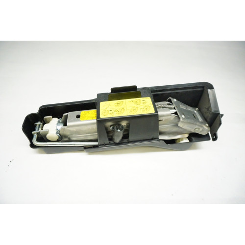 2007-2011 AUDI S6 Emergency Roadside Jack 4F0011031
