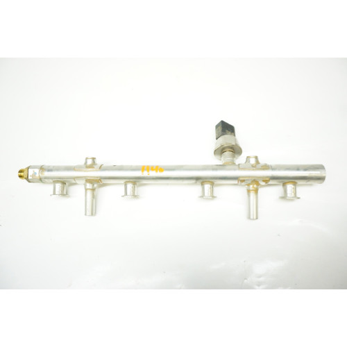 2014-2017 Volkswagen Beetle 1.8T Fuel Distribution Rail 06K133317H