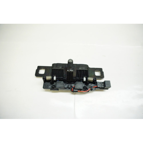 AUDI Q5 SQ5 Q7 SQ7 Q8 SQ8 Trunk Lid Striker Plate 80A827507A