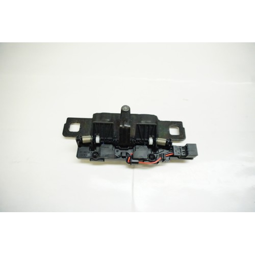 AUDI Q5 SQ5 Q7 SQ7 Q8 SQ8 Trunk Lid Striker Plate 80A827507A