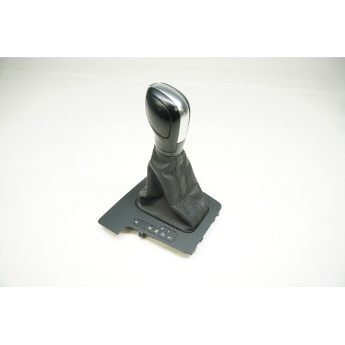 2012-2019 Volkswagen Passat Shift Knob and Boot 561713203F OEM