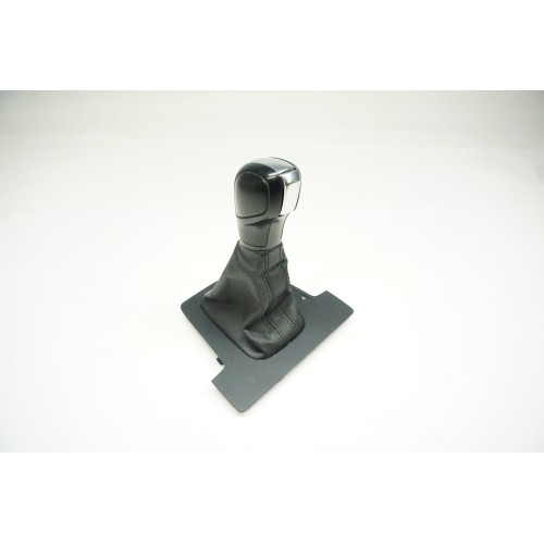 2012-2019 Volkswagen Passat Shift Knob and Boot 561713203F OEM