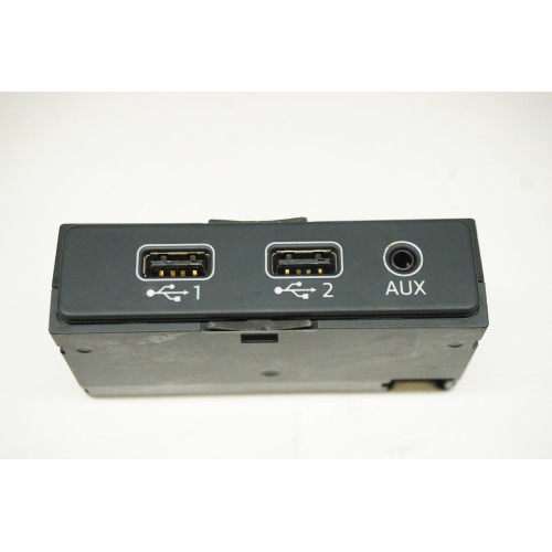 2017-2019 B9 AUDI A4 S4 Aux / USB Interface Module 8W0035736