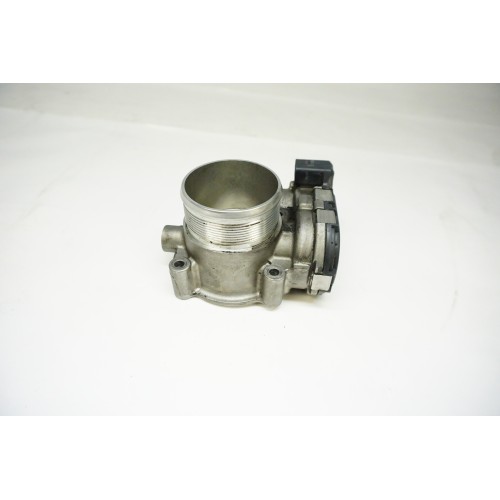 B9 AUDI A4 A5 2.0T Engine Intake Throttle Body Valve 06K133062M