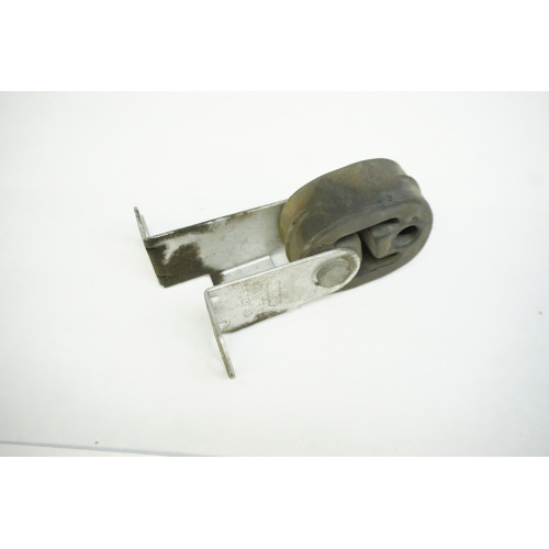 2013-2018 AUDI S6 Middle Exhaust Hanger Bracket 8K0253144E