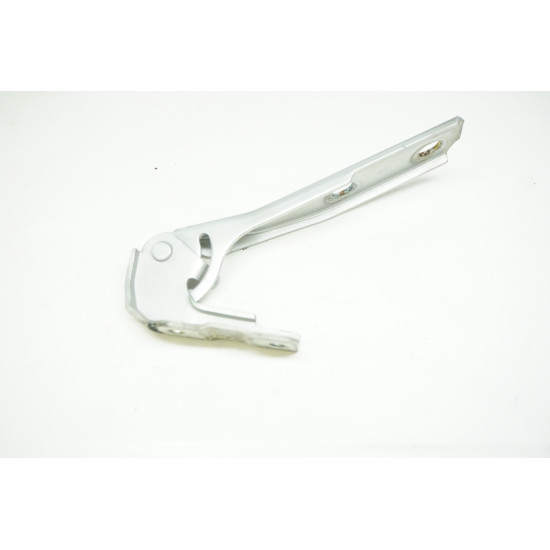 2006-2008 Audi A3 Passenger Side Hood Hinge Bracket 8P0823302