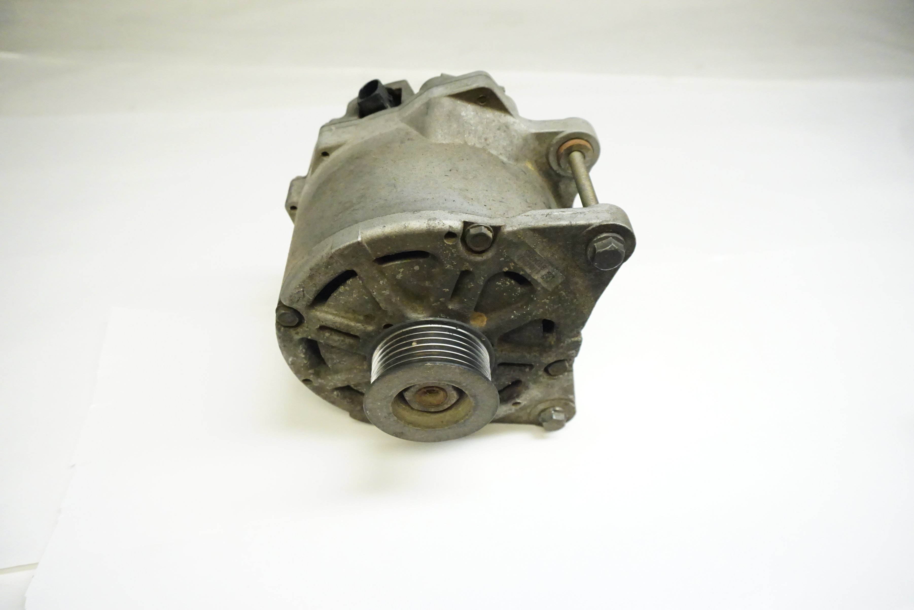 2011 2012 AUDI Q7 3.0L Gas Engine Battery Alternator Generator 06E903015