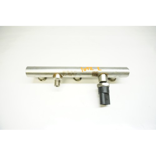 2006 AUDI A6 3.2L V6 Fuel Injector Rail LEFT 06E130089