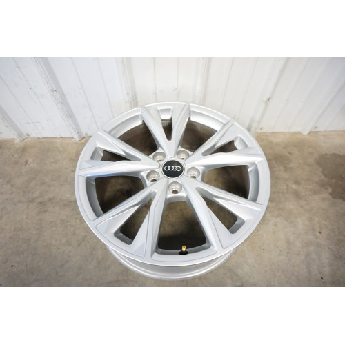 21-23 AUDI Q3 Factory 18