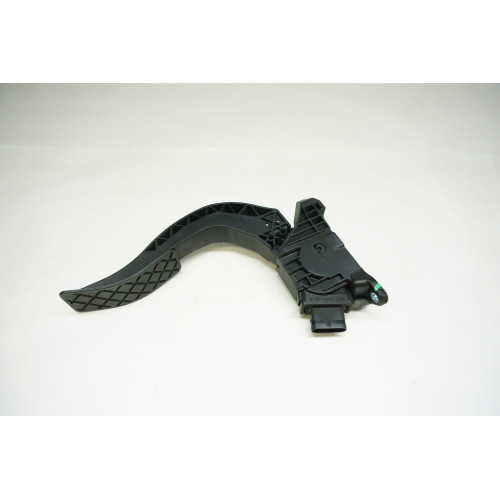 21-23 AUDI Q5 Gas Pedal Accelerator Sensor 8W1723523