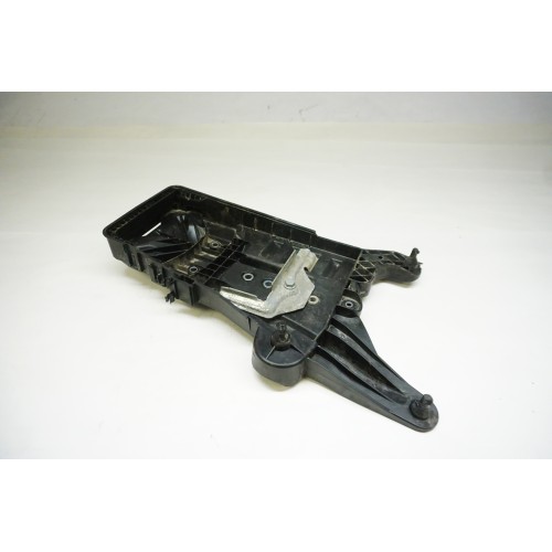 18-23 Volkswagen Atlas Battery Tray Mounting Plate 3QF915331
