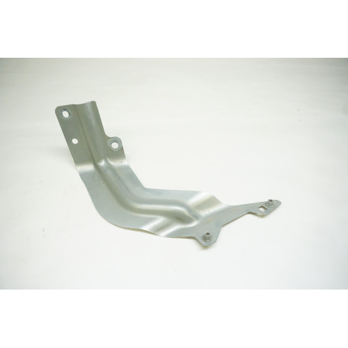 18-23 Volkswagen Atlas Passenger Fender Support Bracket - 3CN821136A