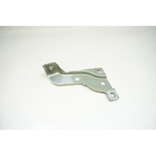 18-20 Volkswagen Fender Bracket - Right Upper 3CN821184