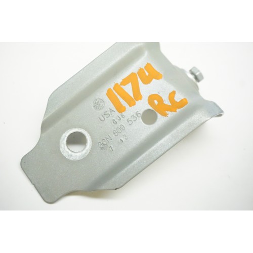 18-20 Volkswagen Atlas Upper Fender Bracket - Right 3CN809536