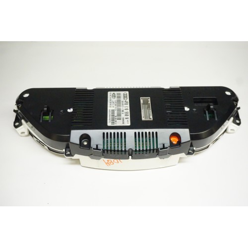 AUDI A6 3.2L V6 Speedometer Cluster 4F0 920 950 M