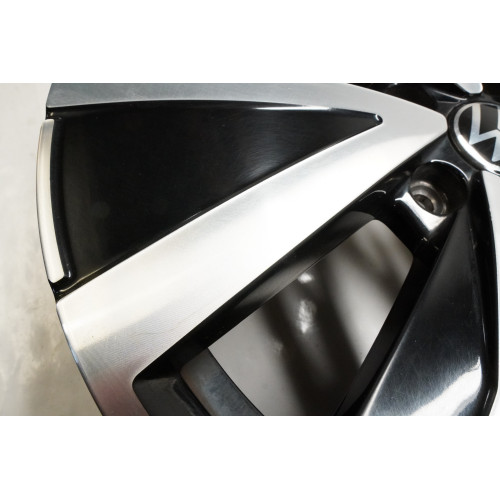 2021-2024 Volkswagen Taos 18