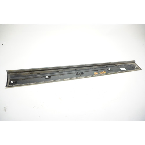 2014- 2017 AUDI SQ5 - FRONT PASSENGER Door Molding 8R0853960B