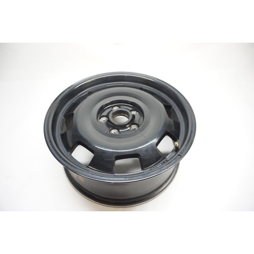 2018 2019 Volkswagen Beetle - Black 17