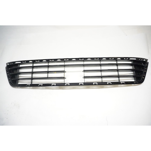 2015-2017 Volkswagen Golf R Bumper Grille Adaptive Cruise Cracked 5G0853677G