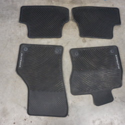 2017-2019 Volkswagen Alltrack Floor Mat Set  5G1061502