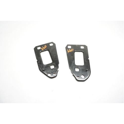 2013-2016 Audi S4 Radiator Mount Brackets 8K0805499 8K0805500