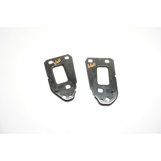 2013-2016 Audi S4 Radiator Mount Brackets 8K0805499 8K0805500