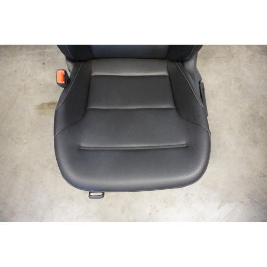 2017-2019 Volkswagen Alltrack Driver Seat 5GM881405AM 5GM881805AQ