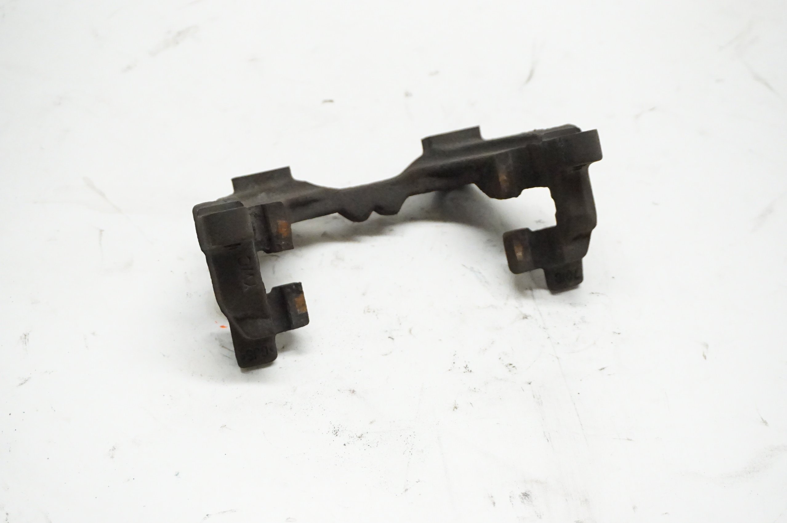 2019-2021 Volkswagen Jetta 1.4T Rear Brake Caliper Carrier Bracket 8V0615425