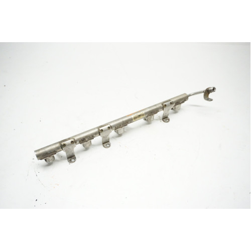 C6 Audi S6 V10 Fuel Injector Rail Left 07L133315A