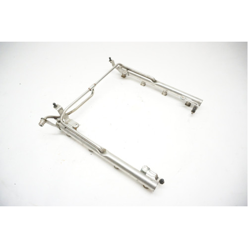 2004-2008 Audi S4 - 4.2L V8 Fuel Injector Rail 079133681J